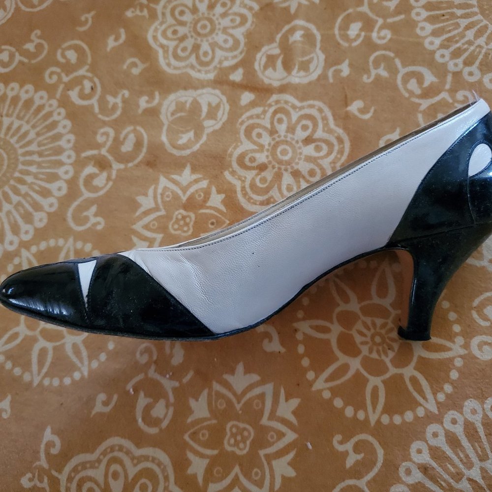 Perry Ellis B&W Retro Classics 8M Medium Heel - Picture 6 of 6